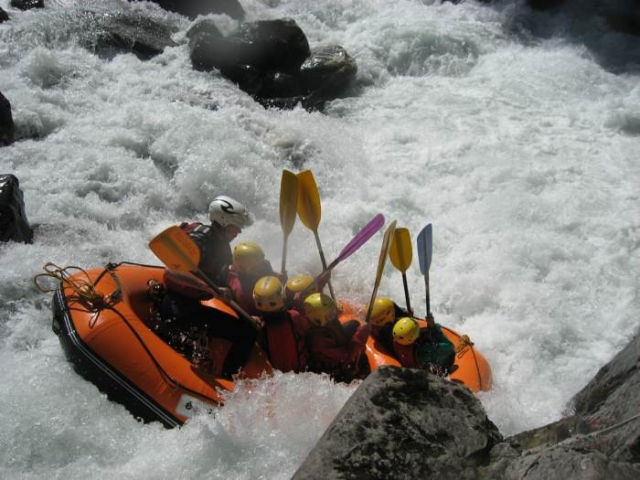  Rafting en el agua 